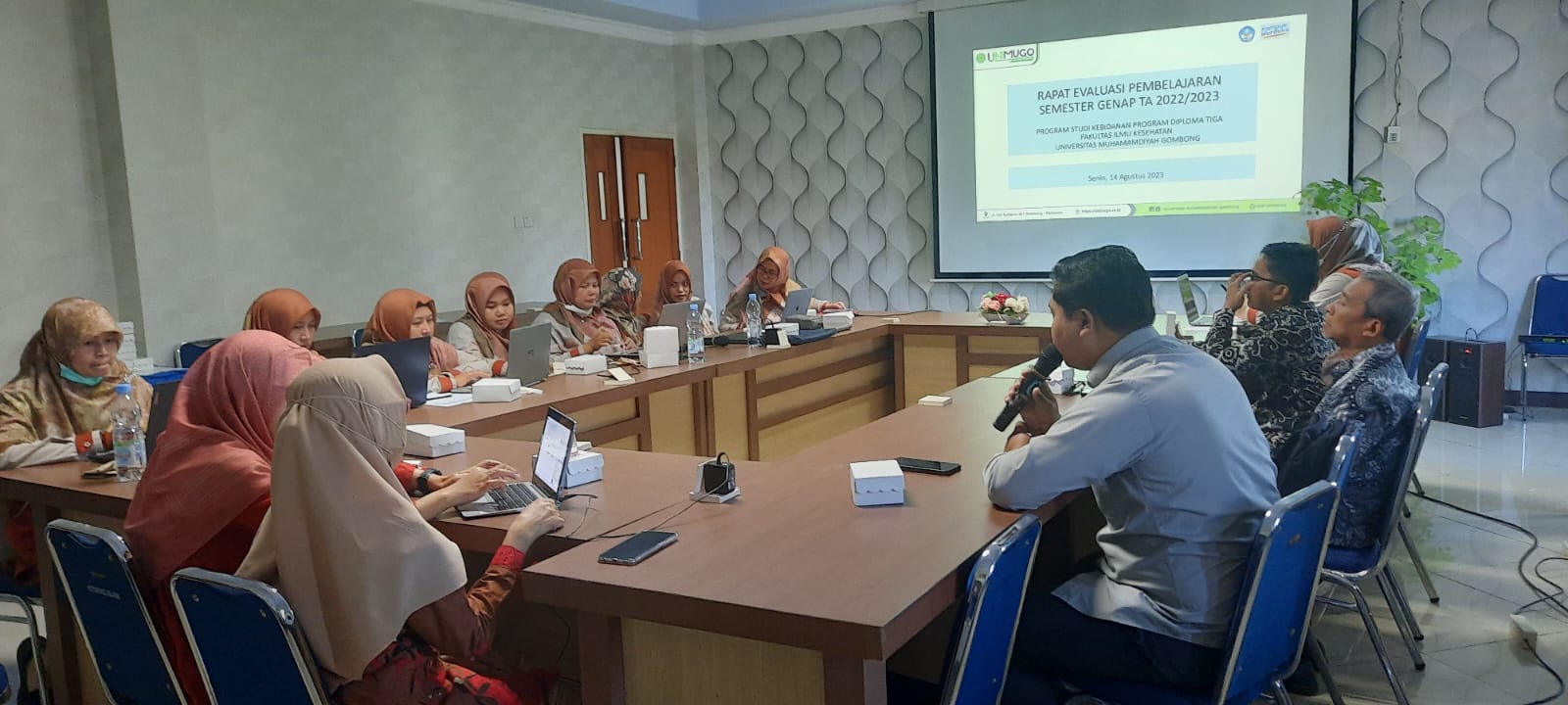 RAPAT EVALUASI PEMBELAJARAN PROGRAM STUDI D3 KEBIDANAN SEMESTER GENAP TA 2022/2023