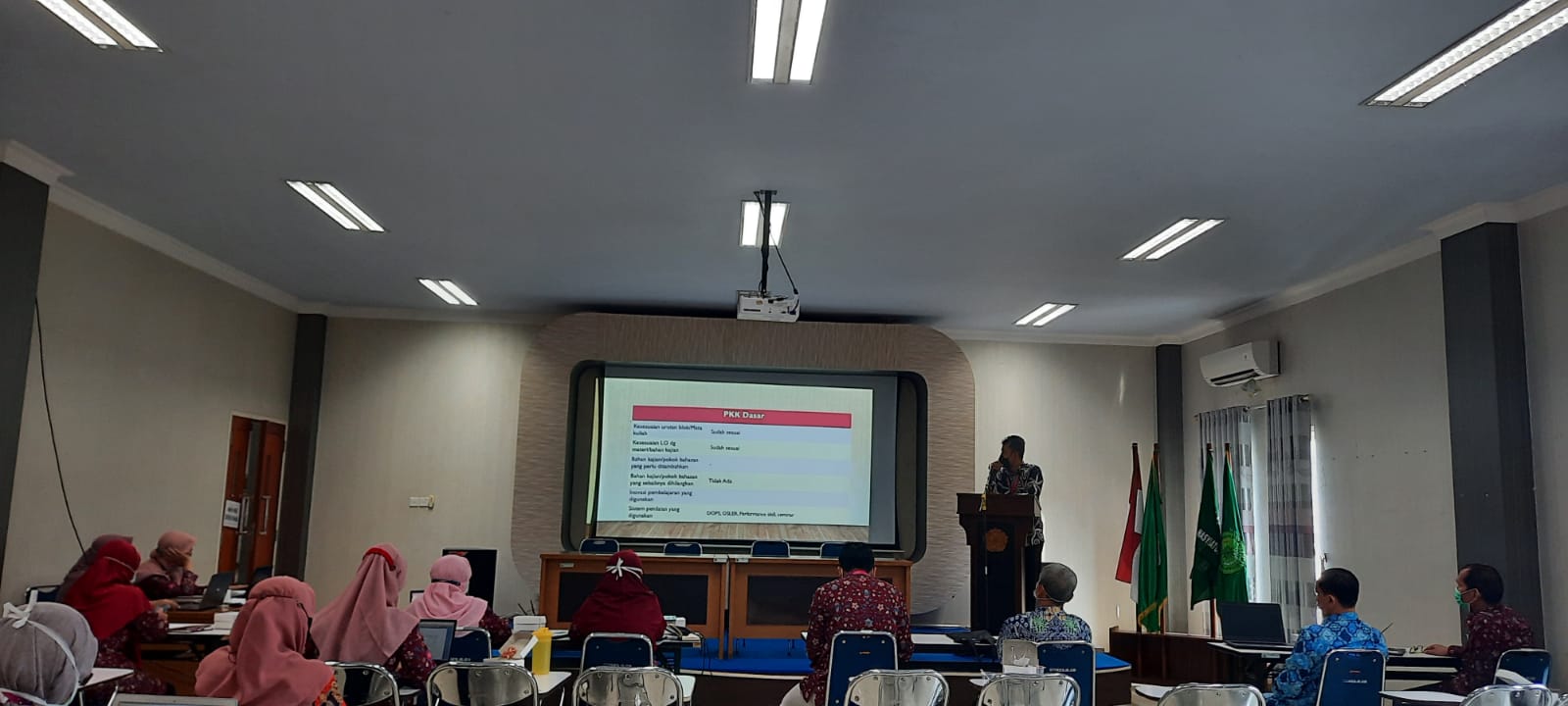 RAPAT EVALUASI PEMBELAJARAN SEMESTER GENAP TAHUN AKADEMIK 2021/2022 PROGRAM STUDDI KEPERAWATAN PROGRAM DIPLOMA