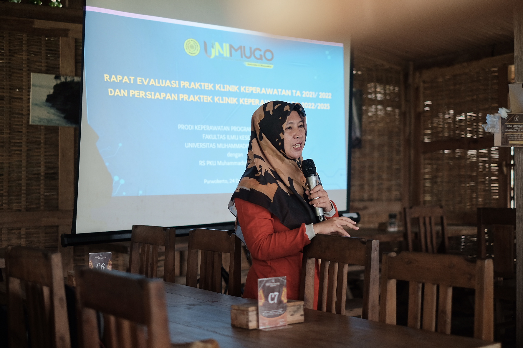 PROGRAM STUDI DIII KEPERAWATAN MENYELENGGARAKAN RAPAT EVALUASI PKK DENGAN PEMBIMBING KLINIK RS PKU MUHAMMADIYAH SRUWENG