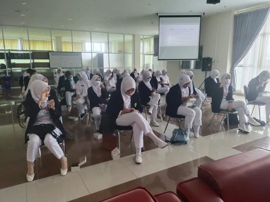 Penyerahan Praktik Klinik di Ruamah Sakit Mahasiswa Semester 3 dan 5 Program Studi Keperawatan Program Diploma III