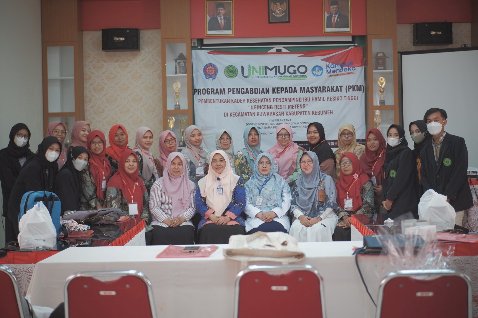 PEMBENTUKAN KADER KESEHATAN PENDAMPING IBU HAMIL RESIKO TINGGI “NGINCENG RESTI METENG” DI KECAMATAN KUWARASAN