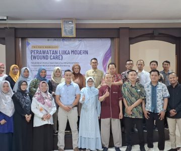 PELATIHAN PERAWATAN LUKA MODERN (WOUND CARE) PROGRAM STUDI PENDIDIKAN PROFESI NERS PROGRAM PROFESI