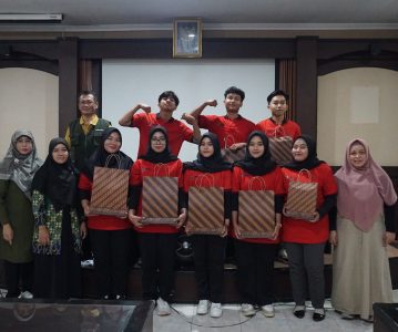 BASIC TRAUMA CARDIAC LIFE SUPPORT, PROGRAM STUDI KEPERAWATAN PROGRAM SARJANA BEKALI PELATIHAN SEBELUM MAHASISWA LULUS