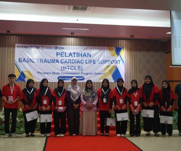 BASIC TRAUMA CARDIAC LIFE SUPPORT, PROGRAM STUDI KEPERAWATAN PROGRAM SARJANA BEKALI PELATIHAN SEBELUM MAHASISWA LULUS