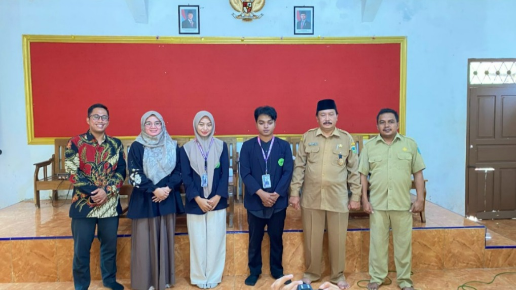 PELEPASAN MAHASISWA KKN PRODI MANAJEMEN UNIMUGO DI DESA SAMPANG TAHUN AJARAN 2024/2025